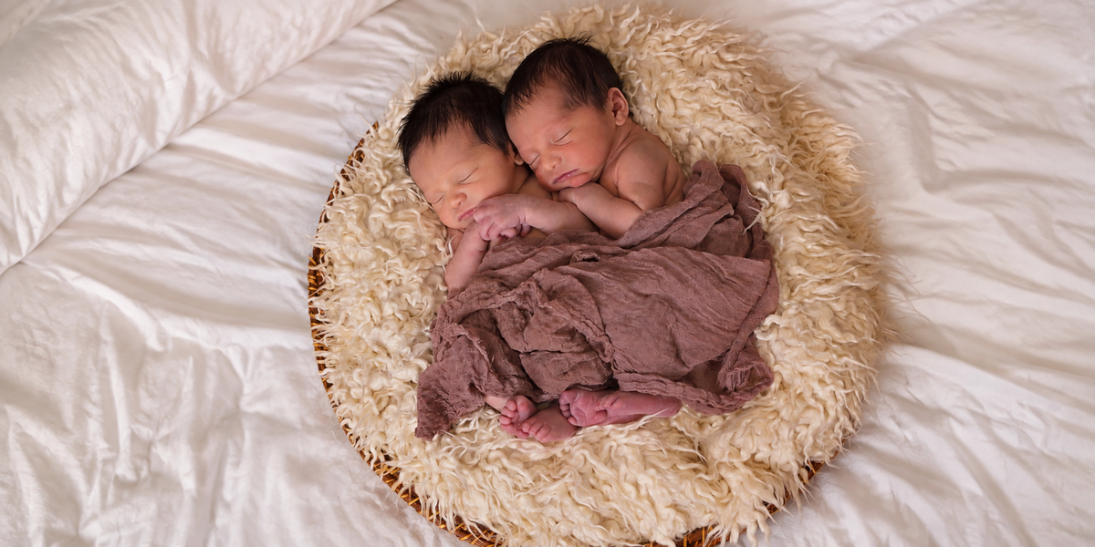 Feeding Twins: A Bottle-Feeding Survival Guide for Multiples