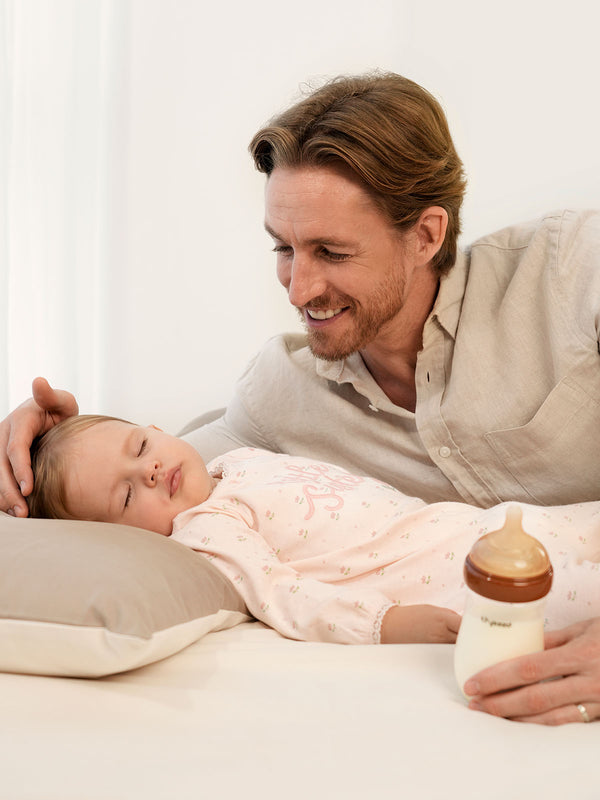 Glass Baby Bottle with Anti-Colic Vent for Natural Feeding